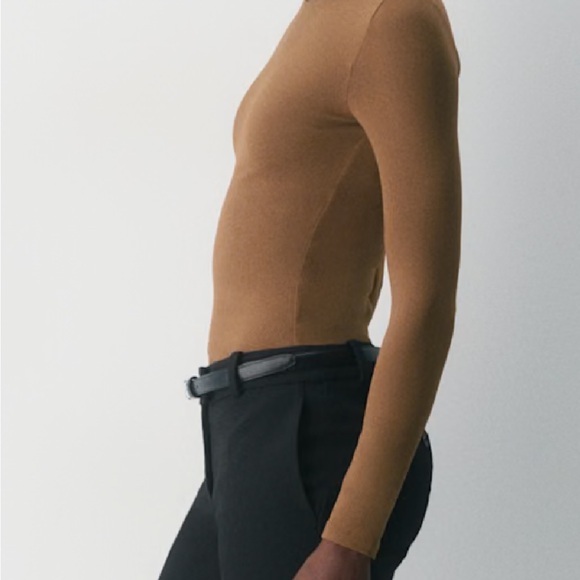 Aritzia Original Contour Splendid Crew Longsleeve - Picture 2 of 3